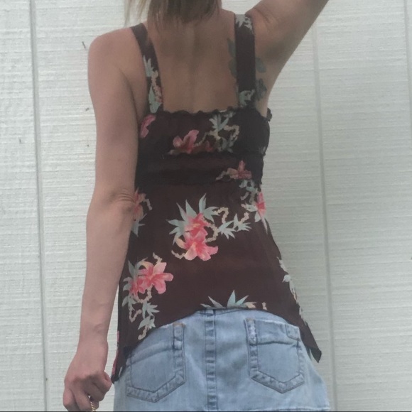 Lucy Love Hibiscus Flower Handkerchief V-Neck Tank (XS) - Picture 2 of 5